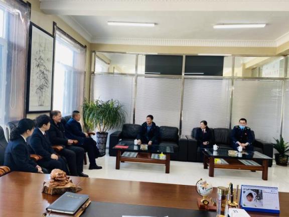 汤旺县检察院联合县税务局走访鑫旺山特产品开发有限公司